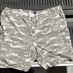 Rugged Camouflage Cargo Shorts for Men